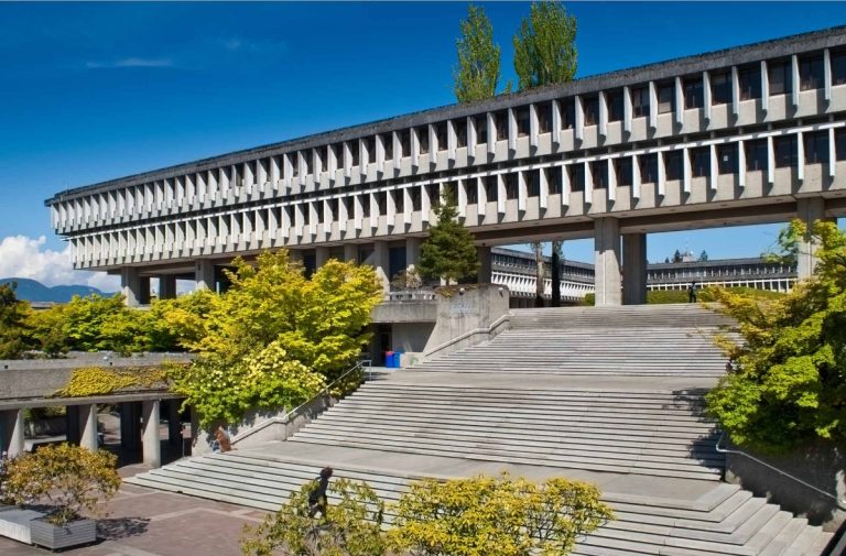 Universidad Simon Fraser