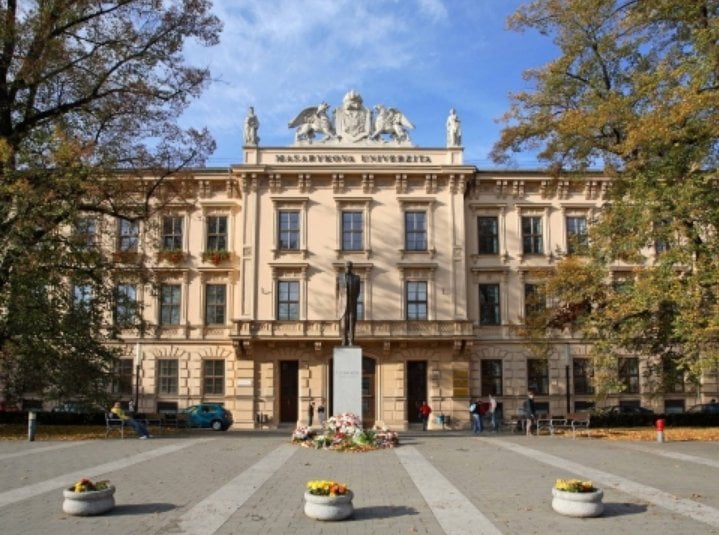 universidades de República Checa