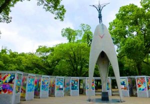 نصب السلام للأطفال