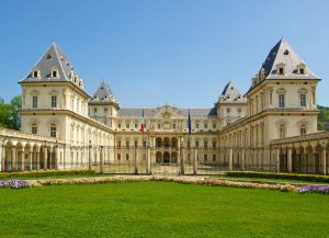 كيف تتسجل في جامعة إيطالية