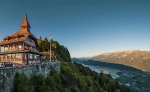 تعرف على أجمل منتجع بسويسرا انترلاكن